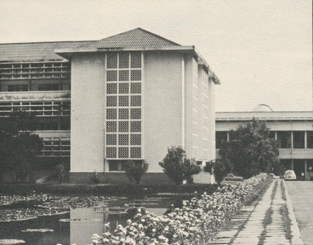 พ.ศ. 2525 หลักสูตรดุษฎีบัณฑิตฟิสิกส์ได้รับการอนุมัติ